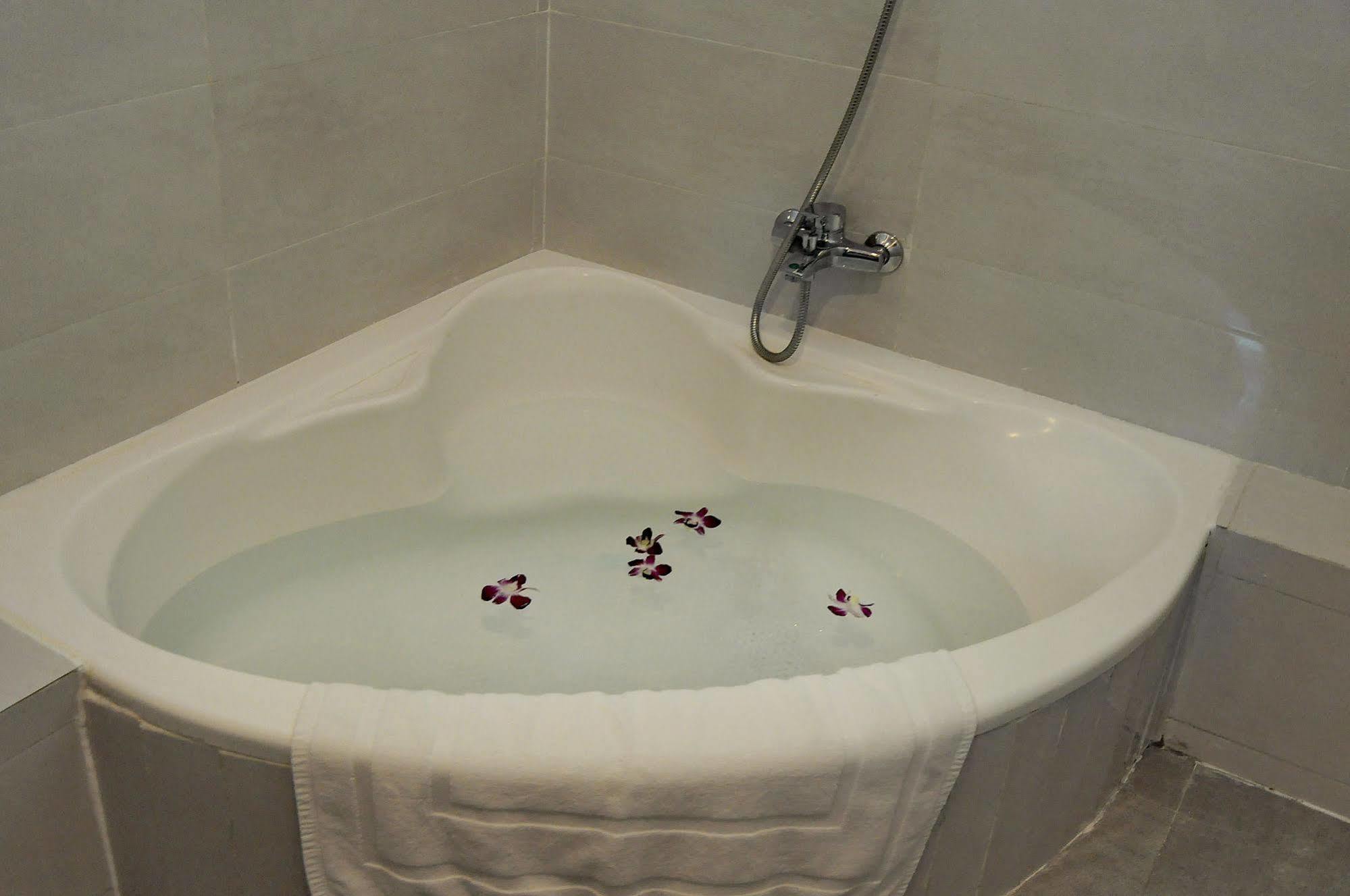 Camellia Nhatrang Hotel Nha Trang Exterior photo